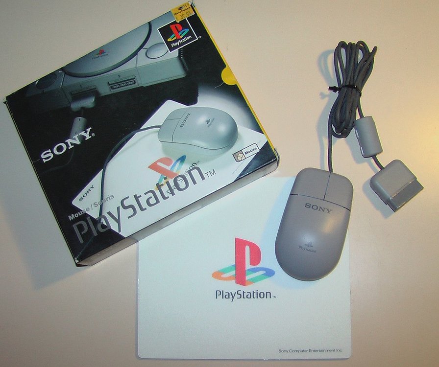 1280px-PlayStation_Mouse.jpg