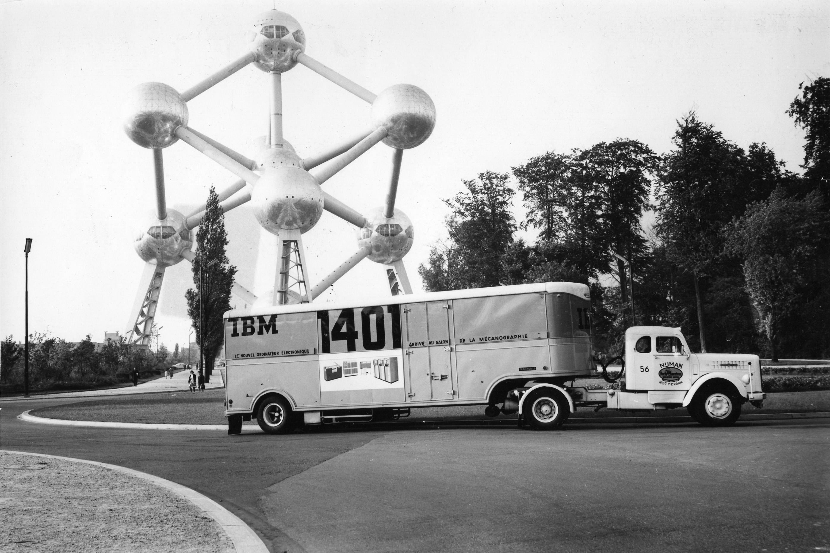 IBM1401_Datamobile_WorldFair_Atomium_Brussels_Sept1960.jpg