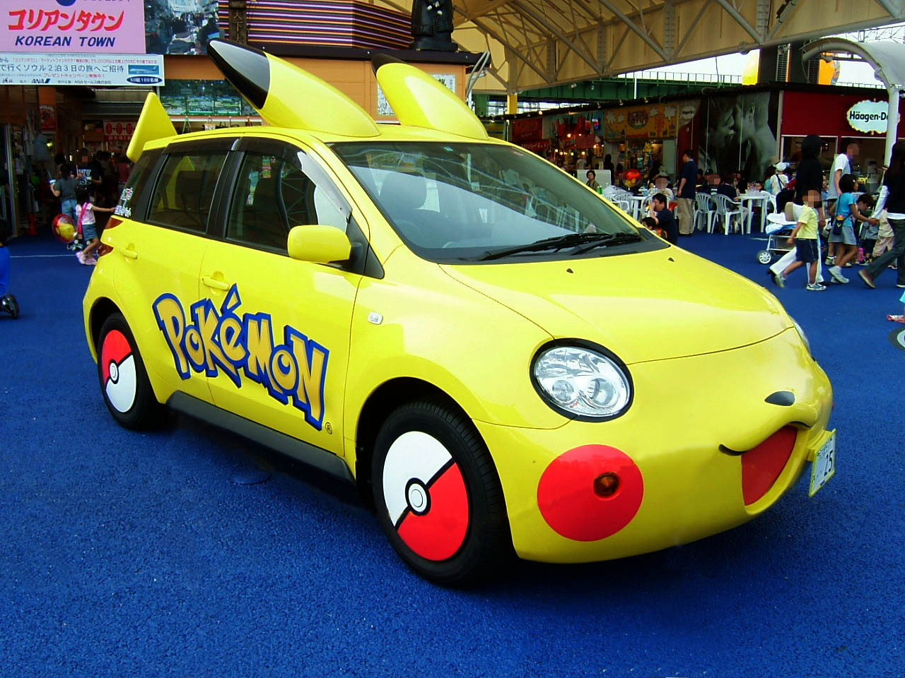 TOYOTA_ist_Pikachu_Car.jpg