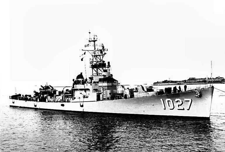 USS_John_Willis_DE-1027.jpg