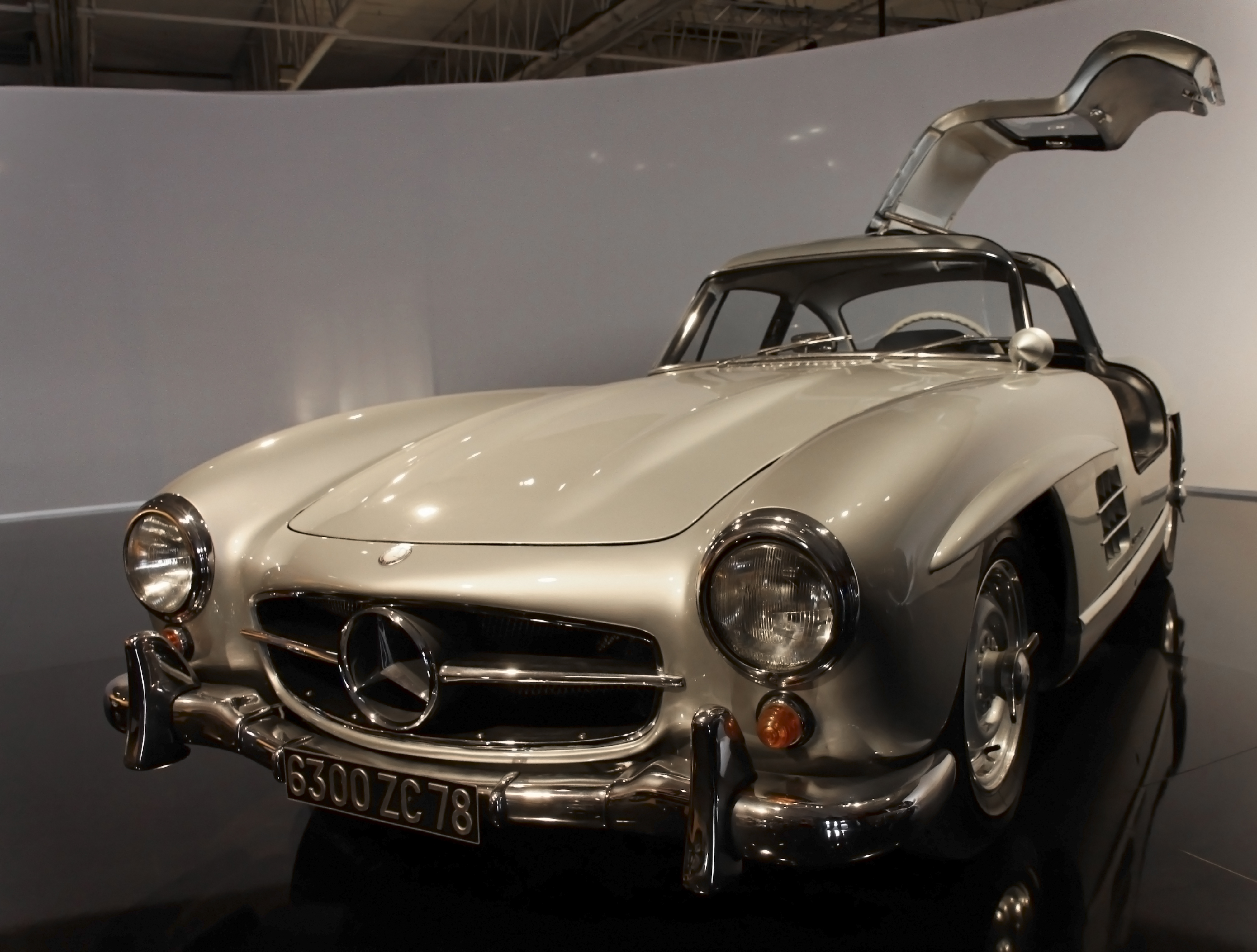 Paris_-_Mondial_de_l%27automobile_2010_-_Mercedes_300SL_-_001.JPG