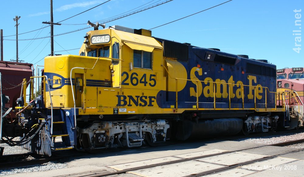 usa_bnsf_ca_bakersfield_GP35unr2645_2008_XL.jpg