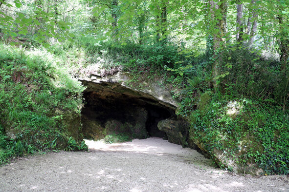 dame-brassempouy-grotte.jpg.b2aa64aae89ea1c81b2b83ef4759dbcc.jpg