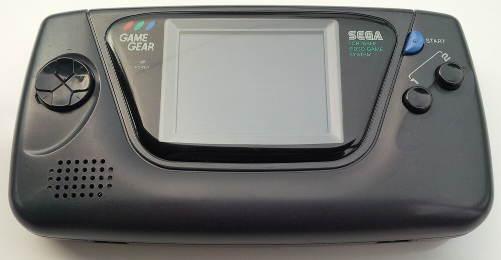 Sega_Game_Gear_front_angle-2714566644.thumb.jpg.027358e963d3b24837323340becca8df.jpg
